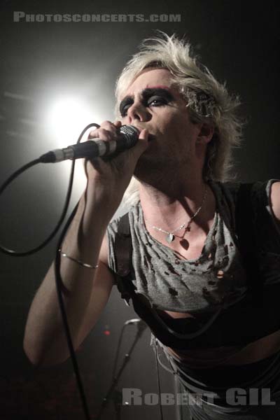 SEMI PRECIOUS WEAPONS - 2008-01-28 - PARIS - La Fleche d'Or - Justin Drew Tranter